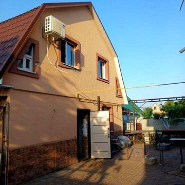 Продаж двоховерхового будинку