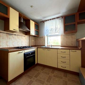 Продаж квартири 3 км.+кухня студія в центрі
