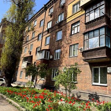 3-х кімн «сталінка» по вул. С. Тільги 8,(Революційна), 4/5 поверх, двостороння, каштанова алея, сертифікат, «є відновлення»