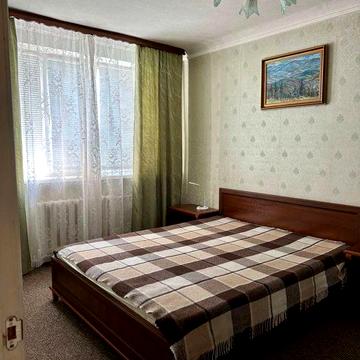 Подол 2 хвилини від метро Тараса Шевченка, Вул. Турівська 4