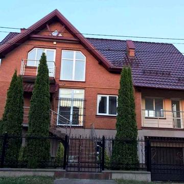 Просторий будинок у м. Городок, Львівської області. 175 000$