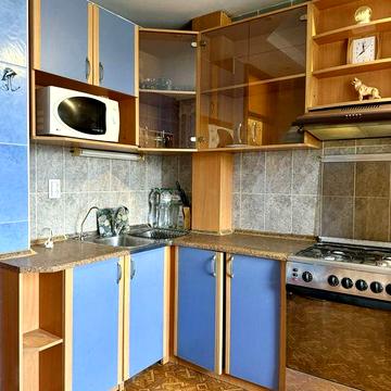Продається простора 3-х кімнатна квартира