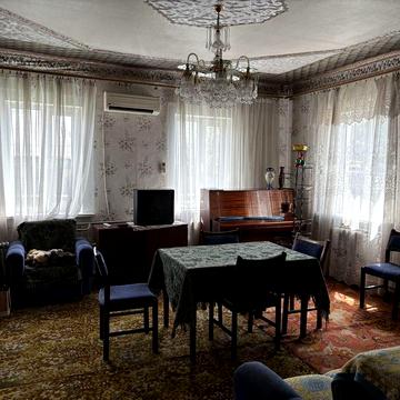Продам полдома пл. 93м2 в центре пос. Хорошево (20 км от центра Харькова)