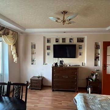 Продам 4х кімнатну квартиру