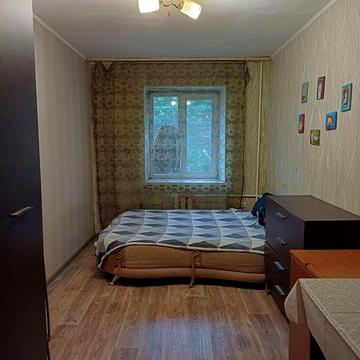 Сдам свою комунну. Центр 2 этаж 14 м.  Все необходимое есть .