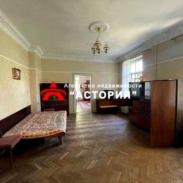 Продаж 3-кімнатної повнометражної квартири