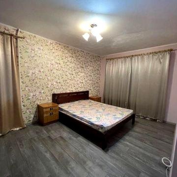 Мотель. 1 ком.кв.с хорошим ремонтом возле остановки транспорта