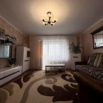 Трикімнатна квартира неподалік від центру міста