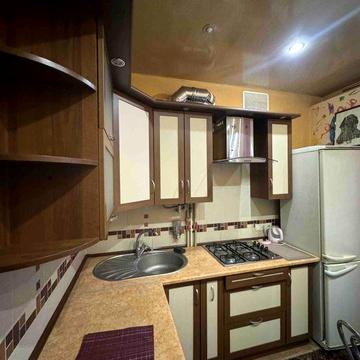 Сдам 2-3х к комн комнатную кв-ру 11000  Правый берег