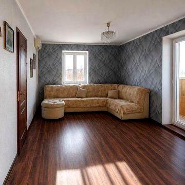 Продам 4-кімнатну квартиру 82,7 м² з капітальним ремонтом у цегляному будинку