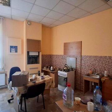 Продам 4 кім. квартиру, центр, вулиця Конторська