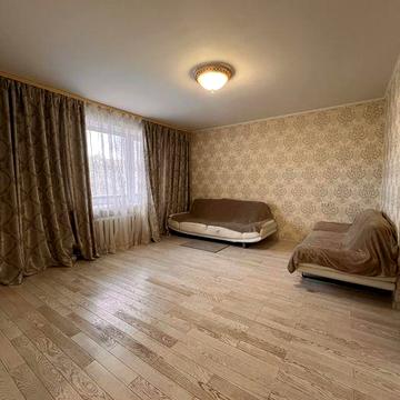 Продам 4 кімнатну квартиру вул. Космонавтів