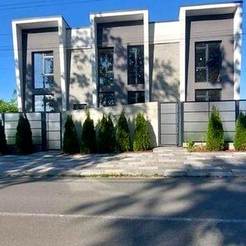 Нові Петрівці,  будинок-дуплекс 110 кв.м. з документами. Є-оселя