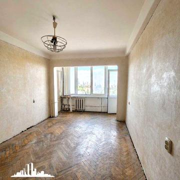 вул. Чистякіська. Продаж 2к квартири біля метро під ваше дизайнерське рішення.