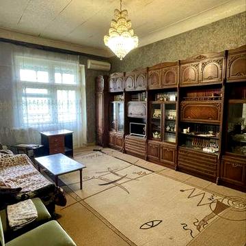 Продаж великогабаритної 2-кімнатної квартири в районі Еліт Клуб.