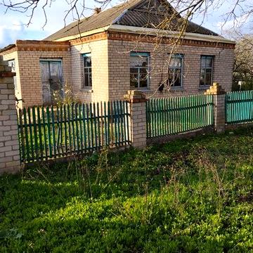 Продаю будинок село Добре. Баштанського р-н. Під  відновлення або на матеріал. Ціна 60000грн. Торг .т 0966064113
