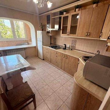 Здаю в оренду однокімнатну квартиру в районі ЮТЗ (за кінотеатром «Юність»).