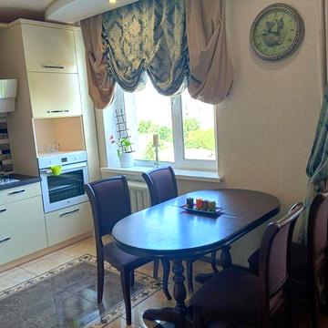 Продам квартиру в центрі з ремонтом, меблями