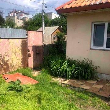 Здаэться будинок в центрі Вишгорода