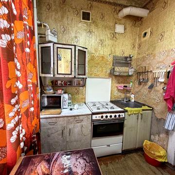 Продам 2 х ком квартиру.Героев Харькова 124