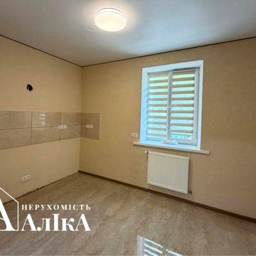 Продам 2-кімнатну квартиру з новим ремонтом в приватному секторі