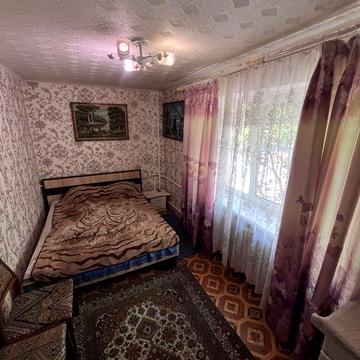 Продам 2х ком квартиру .