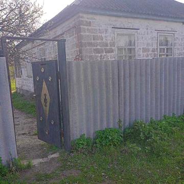 Продам будинок (Зміїв), селище Зідьки 82м Свєта газ вода в будинку, бєз удобств. Агенству не бєспокоїть, дом Змиев Зидьки дім