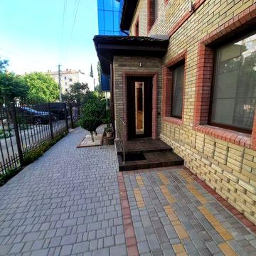 Власник здаэ однокімнатну квартиру в центрі міста