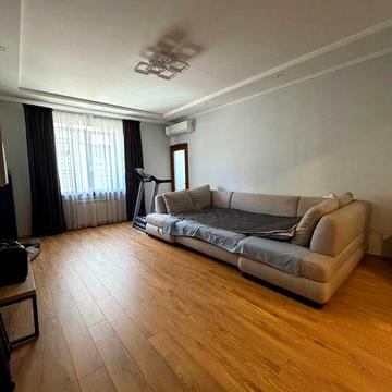 2х кімнатна 90м2 вул. Дмитрівська 69 на 4-поверсі Шевченківський