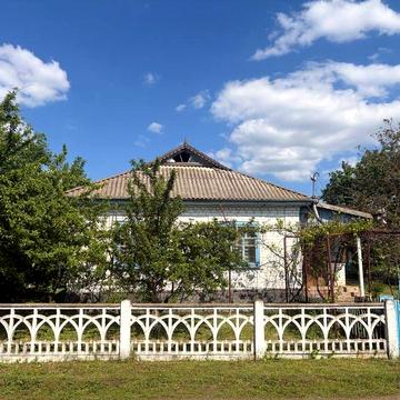 Будинок в с. Межирічка ( велике подвірʼя )