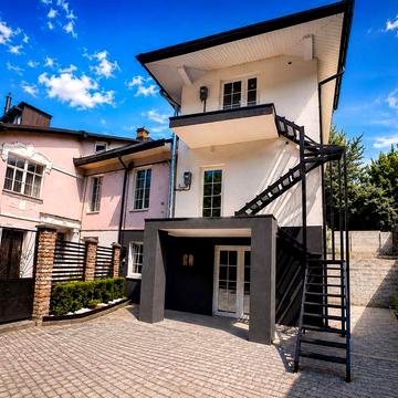 Продам однокімнатну квартиру 48 м² | Центр | Новобудова | Від власника | Паркомісце | Тераса