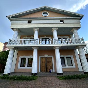 Оренда будинку в Києві | 618 м² | для проживання або бізнесу