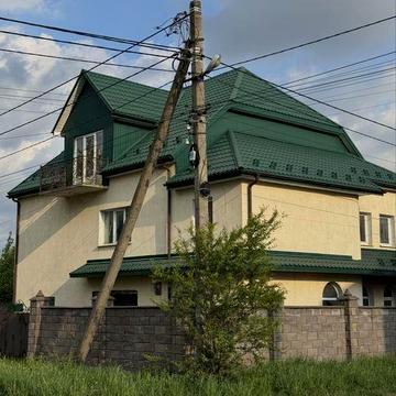 Гарний будинок у місті Броди