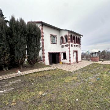 Продаж будинка з землею