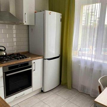 Здається 2к квартира (52м²), вул. Симоненка 113а. 2 поверх, ГАЗ, офіційно через ФОП
