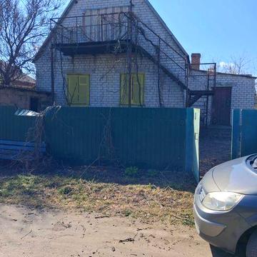 Продаж 1 поверхового будинку з гаражем, сараєм та погрібом(документи на все в порядку)  8 соток землі, 68.1 кв.м, 3 кімнати пров Щастя 9