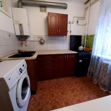 Братів Зерових вул. (Червонопартизанська), 14/18