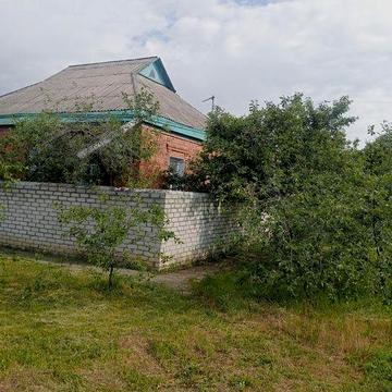 Продам 1/2 будинку