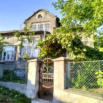 Продається особняк в Бережанах центр міста