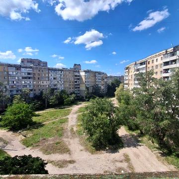 Продам 2-ком.квартиру Левый берег