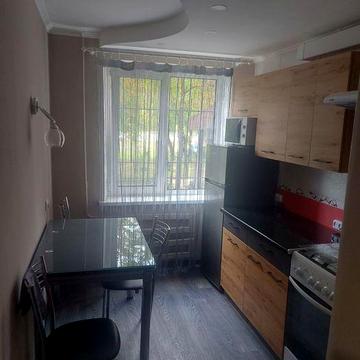 Продам 3х ком.ж/м Коммунар (Покровський) с мебелью