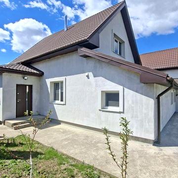 Продаж житлового будинку 220м². Ділянка 7сот.Котедж.Комунікації. Ремонт. Івано-Франківськ.Терміново