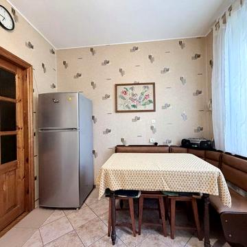 Продам 2-шку центр 60 кв.м.