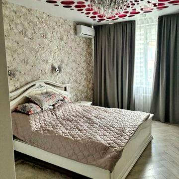 Аренда двухкомнатной квартиры 76 кв.м.. с видом на море