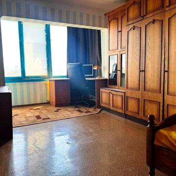 Продаж 1-кімн квартира біля метро, Виноградар, ТРЦ Retroville