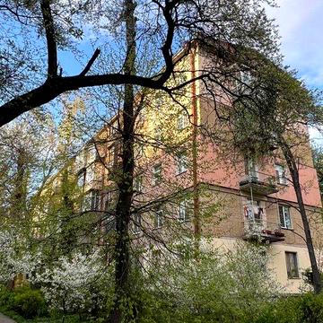 Продаж 2-кімнатної "сталінки"  Першотравневий масив