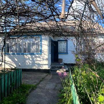 Будинок і прибудинкова земельна ділянка без торгу смт. Брусилів