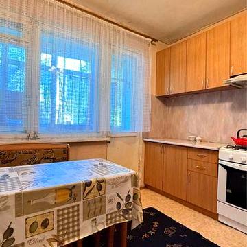 Здається в оренду простора, чиста та затишна 1-кімнатна квартира за адресою: проспект Героїв Харкова, 248.