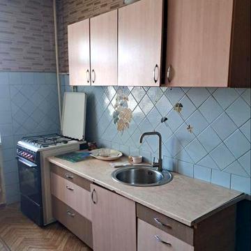 ПРОДАМ ТРИКІМНАТНУ квартиру під КАПІТАЛЬНИЙ ремонт. Вул. Мацієвського, 10/2