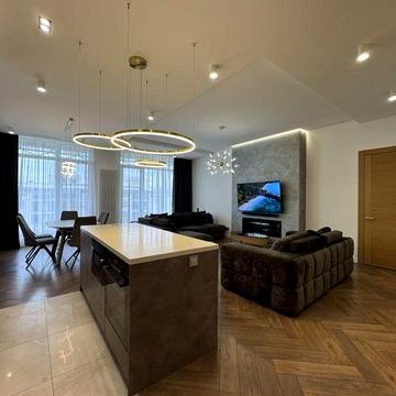 Сдам 5к жк Comfort City 220 м2.